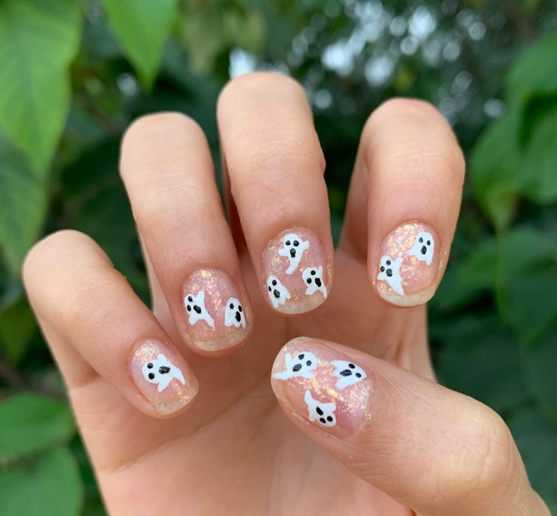 little cute ghost nails