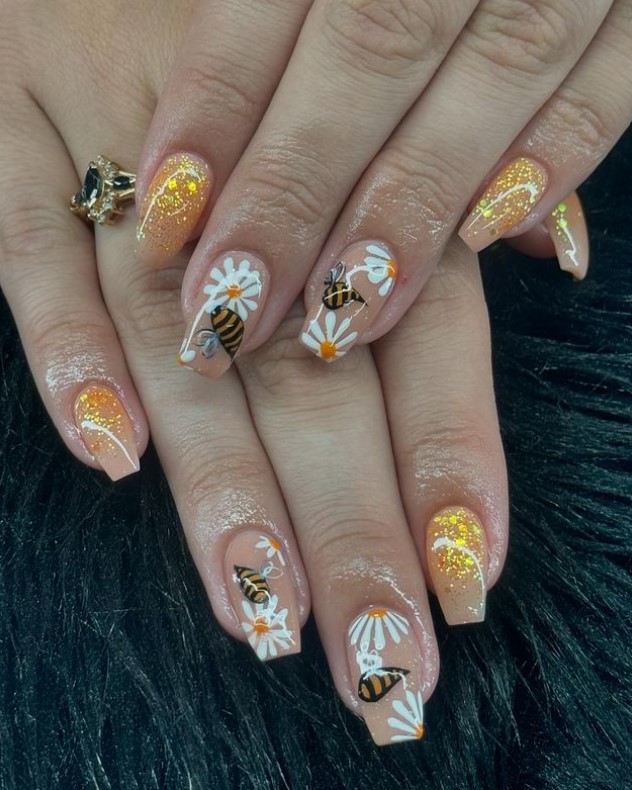 Bee design with Glitter Nails