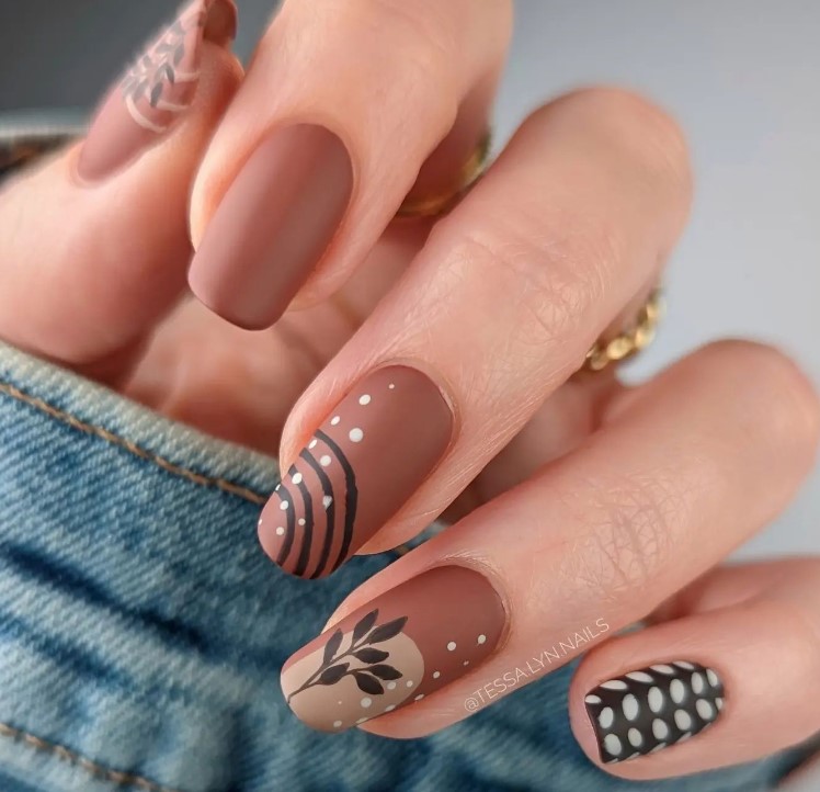 chocolate brown abstract Fall Nails