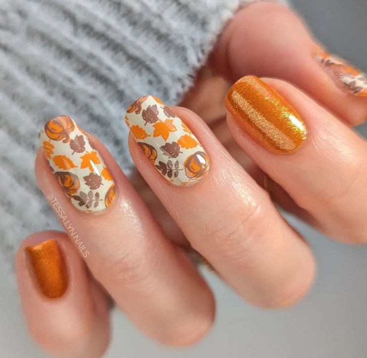 Fall Nails with Pumpkins