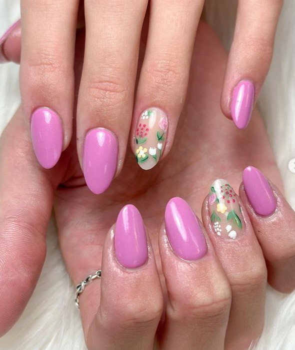 Pink almonds with flowers on one nail