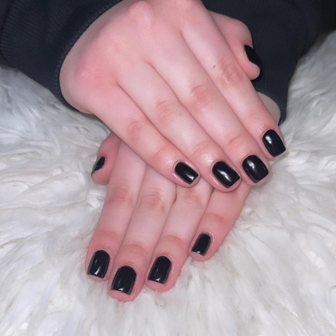 classy black nail ideas