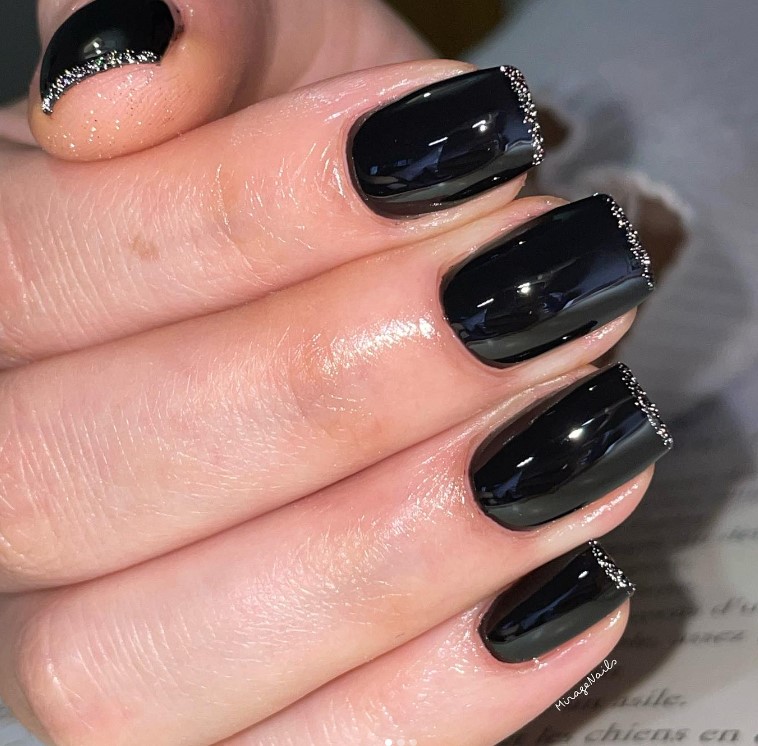 bold black with shimmer on tips