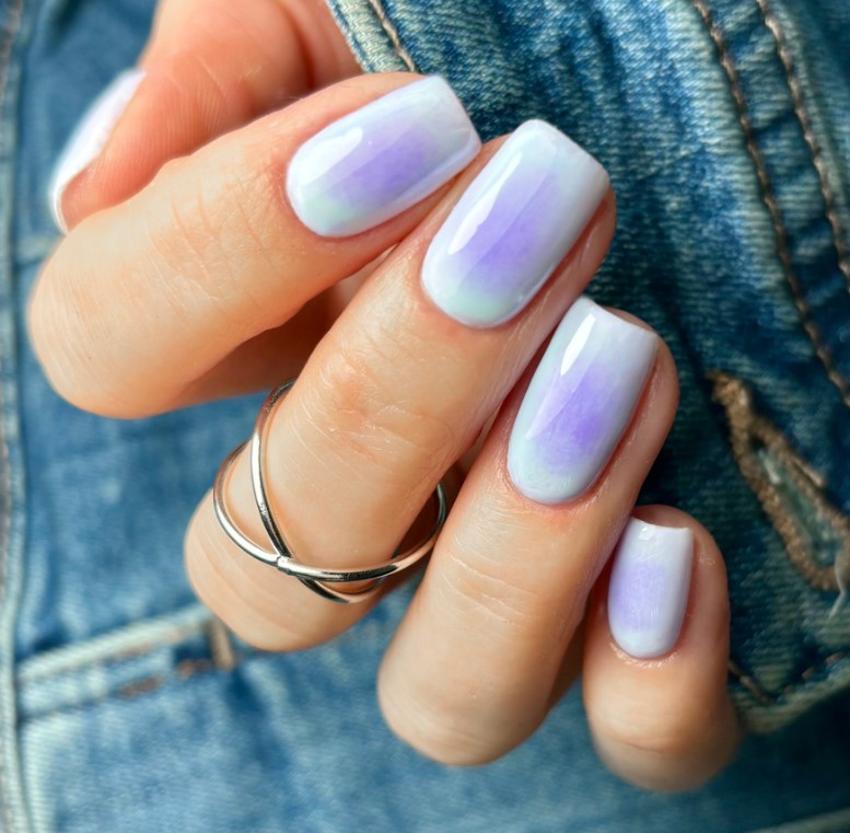 Classy and Pretty Aura Nails