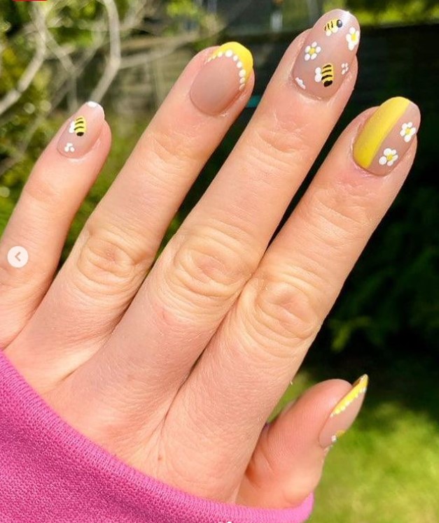 bee nail designs