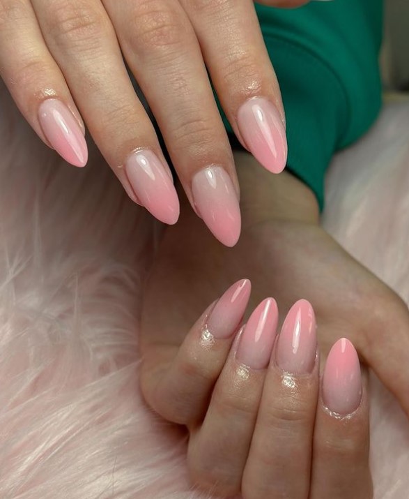 Almond shape French nails