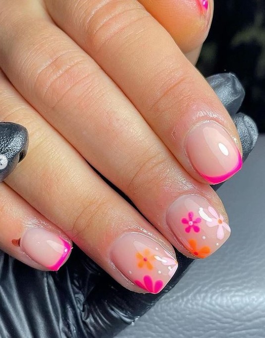 colorful daisies on short nails