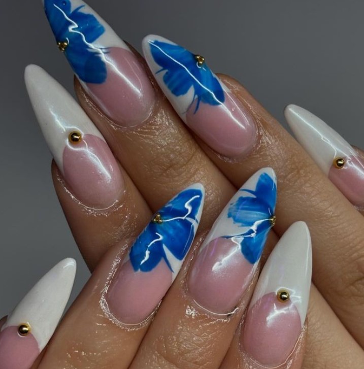 Half Blue Flowers on White Tips