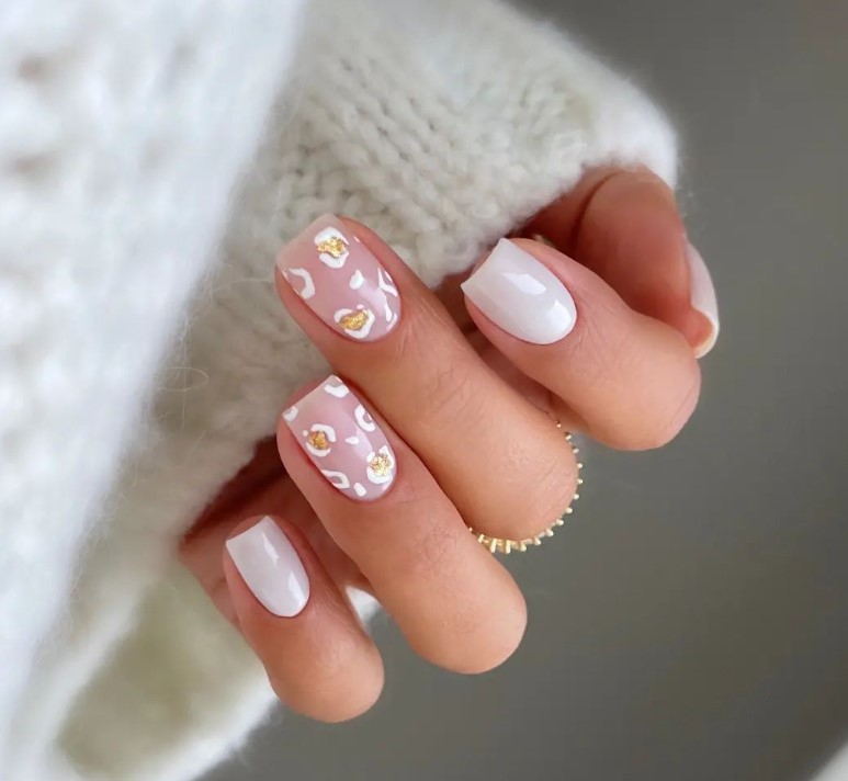 Minimalistic Square Nails