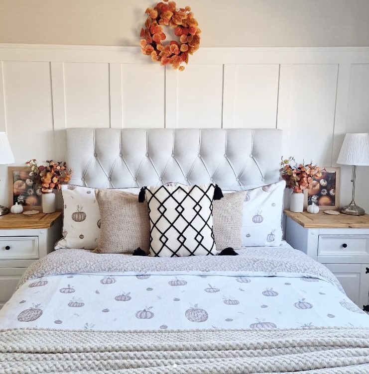 Pretty Autumn Bedroom Decor