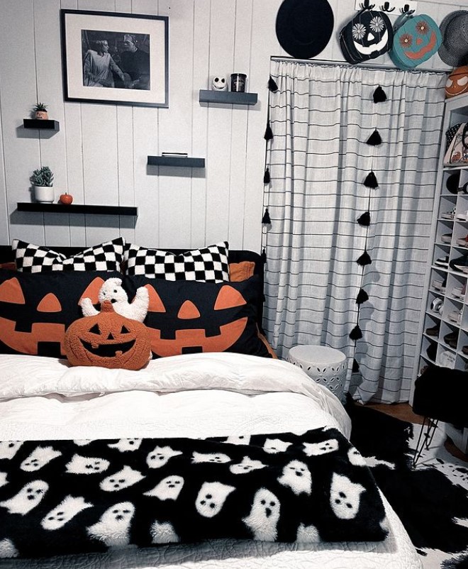 Pumpkin Cushions and Ghost Blanket