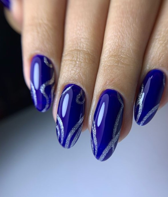 Blue Wave Elegance Nail Design