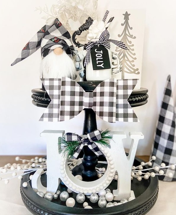 Black and White Christmas Decor