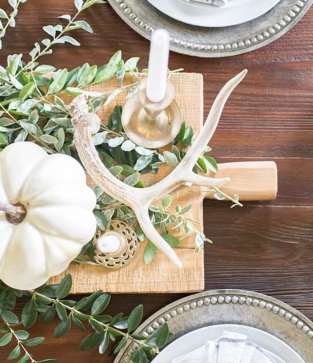 Green and White Thanksgiving Decor