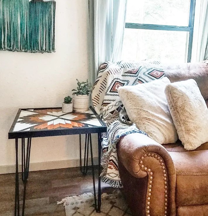 Printed throw and coordinated rug and table