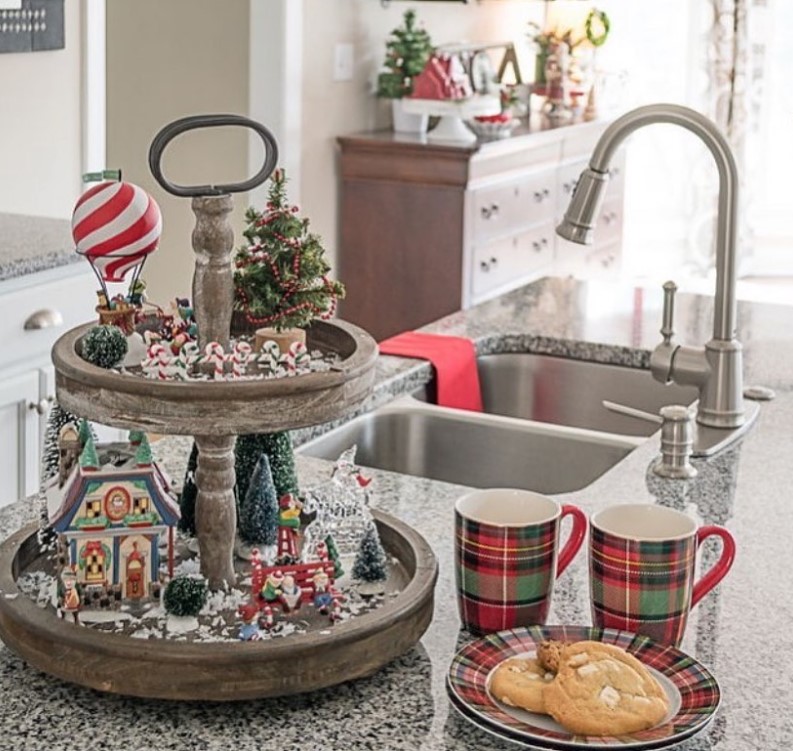 Christmas ThemedTiered Tray and Cups