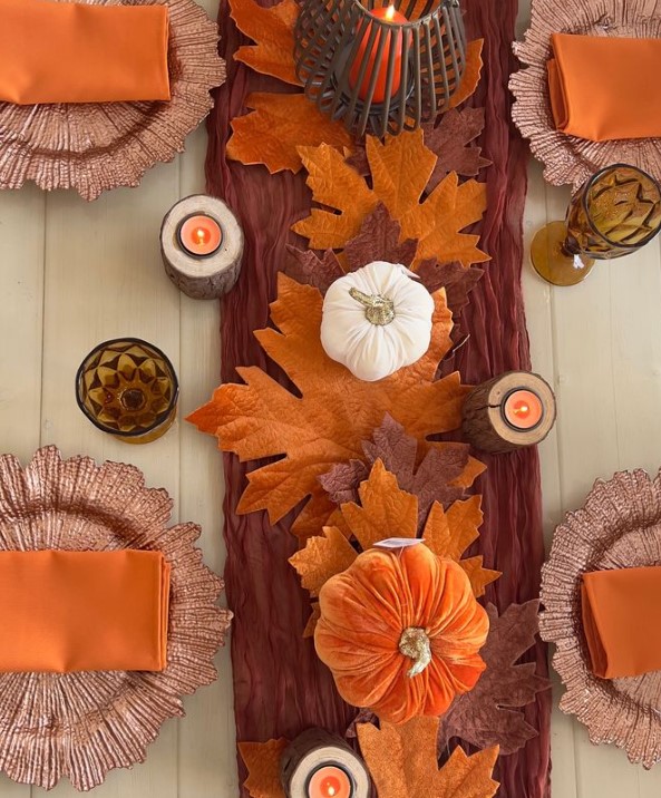 Bright Thanksgiving Table Decor