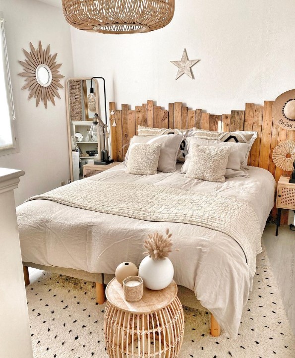 Wooden bed and Beautiful Rug for earthy modern bedroom look