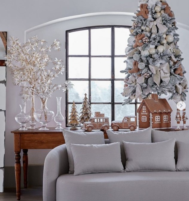 Gorgeous Christmas Decor Items for our Living Room